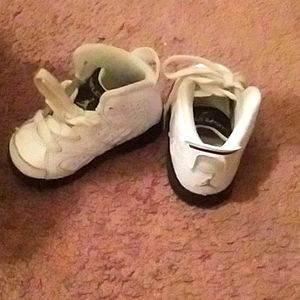 🔥Jordan White Sneakers🌟